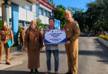 Cegah Stunting, Sekda Banjar Serahkan Bantuan Jamban Sehat Program GENTING
