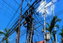 Pemko Banjarmasin Akhirnya Bersihkan Tiang dan Kabel Semrawut