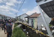 Tiga Rumah di Tatah Makmur Kabupaten Banjar Ambruk, Enam Orang Jadi Korban