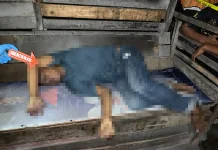 Warga Pelambuan Geger Penemuan Jasad Pria Terbaring di Pos Ojek