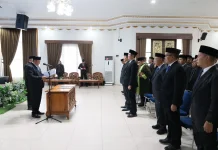Bupati Barito Kuala Lantik Penjabat Sekda dan Kepala Bapperinda