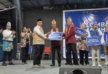 Pemadihin Asal Aluh-Aluh Sabet Juara Lomba Madihin Lima Abad Banjarmasin