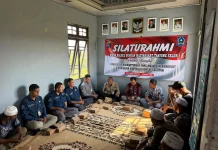 Silaturahmi dengan Warga Tanjung Selor, Intelkam Polda Kalsel Bagikan Sembako