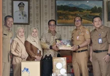 Harjad ke-76, Pemprov Kalsel Anjangsana ke Keluarga Mantan Gubernur