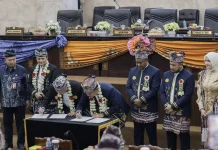 KUA PPAS 2027 dan KUPA PPAS 2026 Diparipurnakan DPRD Kalimantan Selatan