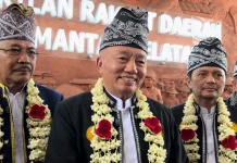 Gubernur Muhidin Apresiasi Semangat Petugas Pemadam Karhutla Kalsel