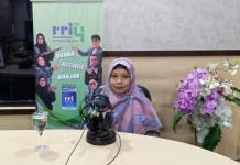 Muslimah Berakhlak Mulia Berkontribusi bagi Masyarakat dan Lingkungan