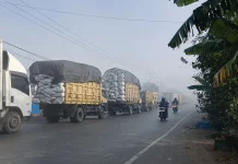 Kabut Asap Batasi Jarak Pandang, Antrean 5 Km di Perbatasan Tala-Banjarbaru