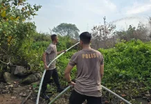 Sat Polairud Polresta Banjarmasin Respon Cepat Padamkan Karhutla di Pulau Bromo