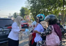 Kabut Asap Makin Mengganggu, Puluhan Ribu Masker Dibagikan ke Warga Banjarmasin