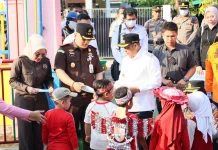 Cegah Dampak Asap Karhutla, Pemkab Batola Bagikan Masker