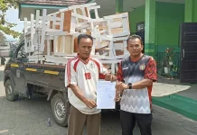 Perkuat Sarana Pendidikan, Disdik Banjar Salurkan Meja dan Kursi ke SDN Lok Baintan