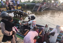 Jembatan Mantuil Ambruk, Warga Inisiatif Buka Penyeberangan Perahu