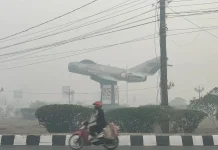 Kabut Asap Karhutla Makin Pekat di Banjarbaru, Warga Khawatir Beraktivitas
