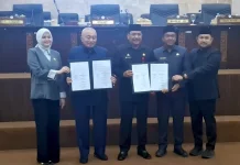 DPRD Kalsel Setujui Dua Raperda Strategis Dalam Paripurna