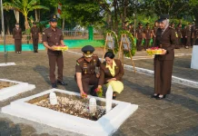 Hari Lahir Kejaksaan, Kejari Balangan Ziarah ke Makam Pahlawan