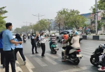 Ditengah Asap Karhutla, RRI Banjarmasin Bagikan Masker dalam Rangkaian RRI Fest
