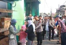 Polresta Banjarmasin Bantu Warga Terdampak Kebakaran
