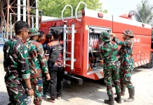 Personel Lanud Sjamsudin Noor Asah Kemampuan Operasikan Pemadam Kebakaran