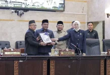 Paripurna DPRD Kalsel Bersama Pemprov Bahas Raperda APBD 2027