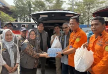 Dukung Operasi SAR, Kadin Kalsel Salurkan Bantuan untuk Keluarga Korban KM Virgo