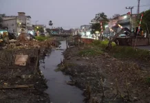 Gantikan WC Pinggir Sungai, Empat Toilet Umum Berdiri di Sungai Baru