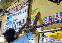Tunggak Retribusi 2 Tahun, 50 Toko di Pasar Baru dan Niaga Timur Disegel!