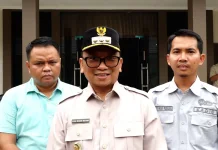 Pembagian Seragam Gratis dari Pemkab Tabalong, Penjahit Lokal Dapat Orderan