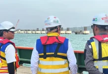 Gubenrur H. Muhidin Tinjau Proyek Jembatan Pulau Laut Senilai Rp7,95 Triliun