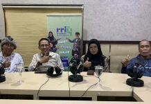 Tradisi Menginang Wariskan Nilai Keramahan dan Kebersamaan