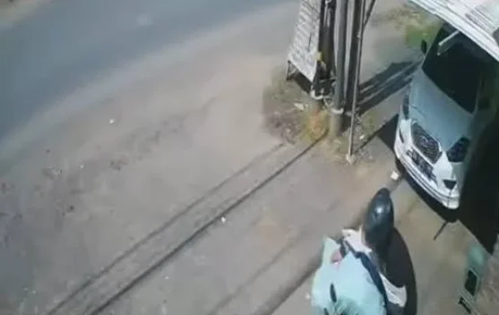 Polisi Buru Pelaku Pencurian Ratusan  Paket Kurir JNT di Banjarbaru