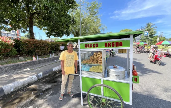 Kuliner Minggu Pagi, Bakso Arema Laris di Siring Nol Km Banjarmasin