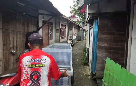 Menembus Lorong Sempit Demi Gizi Siswa