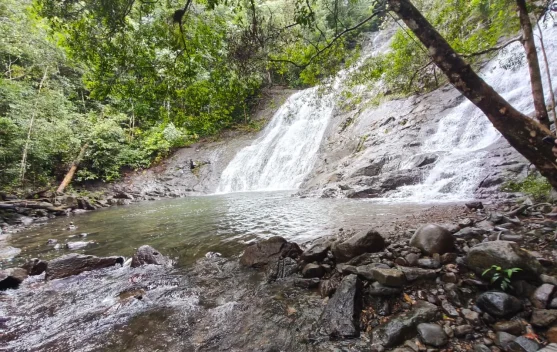 Keindahan Air Terjun Mandin Panyaluhan Tarik Wisatawan Lokal dan Luar Daerah