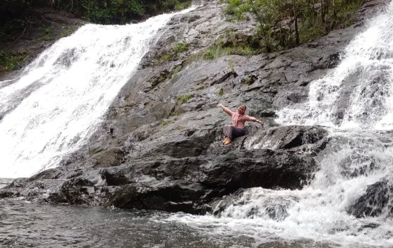 Pesona Air Terjun Mandin Panyuluhan di Lereng Gunung Haur Bunak