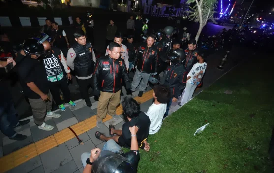 Patroli Malam Polresta Banjarmasin Tiga Remaja Bawa Sajam Diamankan