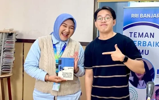 Romansa Rilis Buku Baru Berjudul Kenapa Aku Tidak Pernah Dirayakan