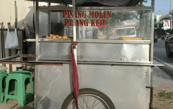 Pisang Molen Juhari, Kuliner Legendaris yang Tetap Diminati