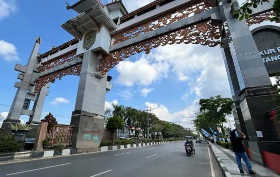 Gerbang ‘Maut’ Batas Kota Banjarmasin Ancam Keselamatan, DPRD Desak Evaluasi Total