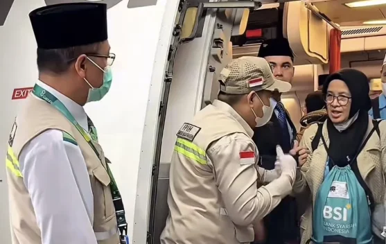 Jemaah Haji Kloter Sembilan belas Tiba di Tanah Air