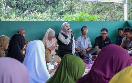 Desy Sosialisasikan Perda Pemberdayaan Perempuan dan Budaya Banua di HSS