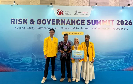 Mahasiswa FEB ULM Raih Juara Nasional Esai OJK