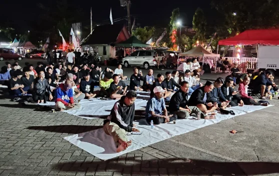 Suporter Inggris Rayakan Juara Tiga di Nobar RRI Banjarmasin