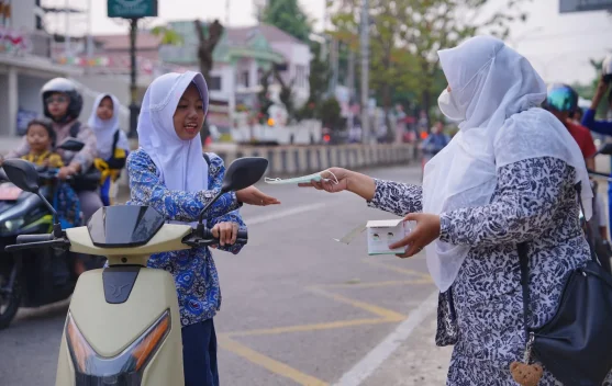 Tekan Risiko ISPA, IBI Balangan Bagikan 1.000 Masker Gratis