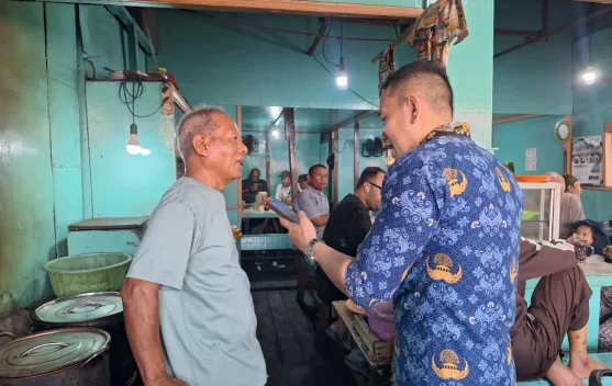 Warung Hallo, Legenda Kuliner Pagi di Pasar Lama Banjarmasin