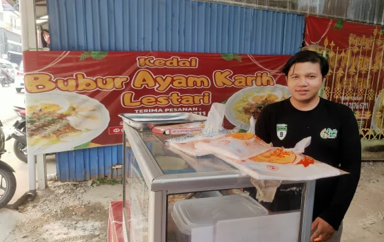 Bubur Ayam Karih Lestari Pertahankan Cita Rasa Khas Turun-Temurun