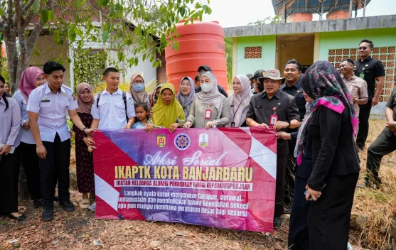 Kemarau Panjang, Wali Kota Banjarbaru Salurkan Bantuan Air Bersih