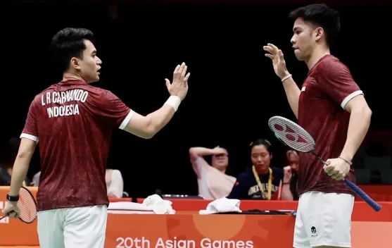 Leo/Daniel Tumbangkan Ganda Nomor Satu Dunia, Medali Emas Terbuka untuk Indonesia