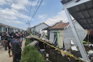 Tiga Rumah di Tatah Makmur Kabupaten Banjar Ambruk, Enam Orang Jadi Korban