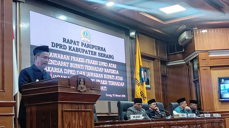 Wakil Bupati Serang Sampaikan Jawaban Paripurna DPRD